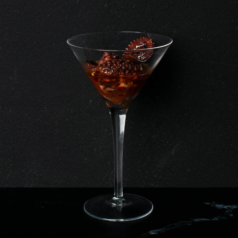 Konservuotų Aštuonkojų ragu | ABC+ paserviruotas kokteilių stikle